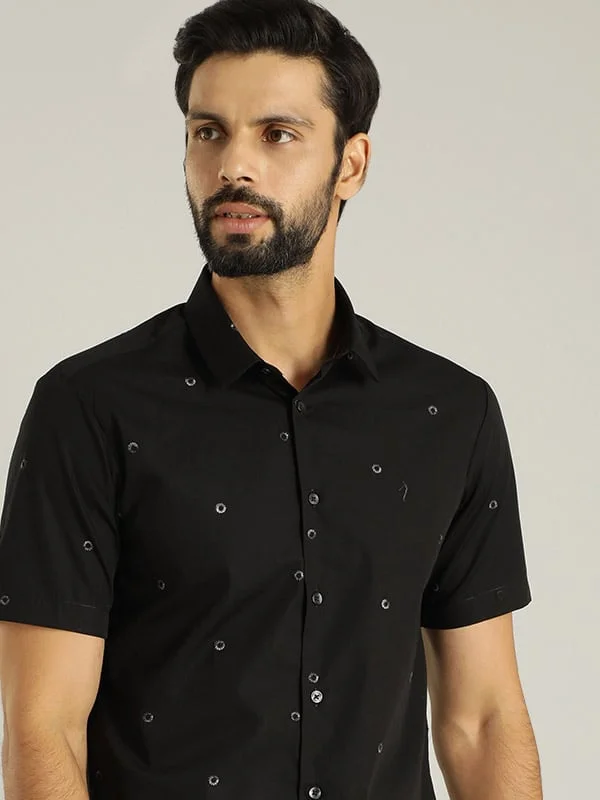 Men Solid Half Sleeve Cotton Shirt